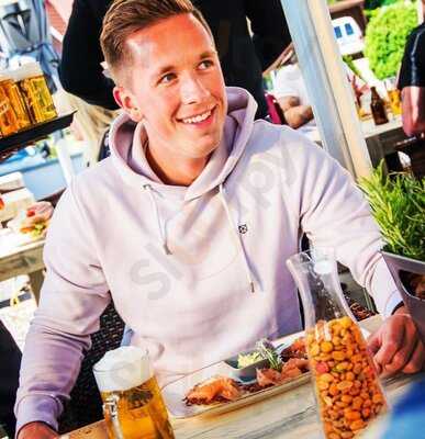 "eat & Meet" Restaurant Bar Lounge