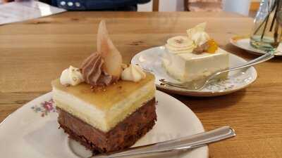 Fräulein Margot - Café In Der Goldenen Biene