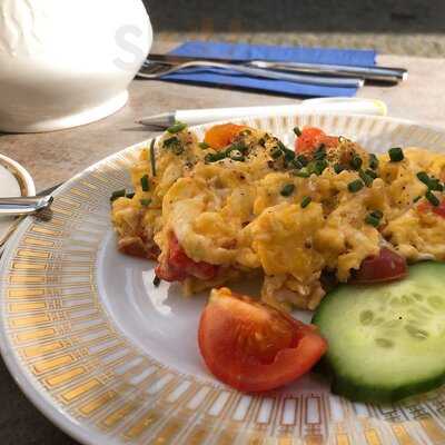 Fräulein Margot - Café In Der Goldenen Biene