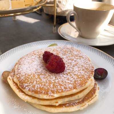 Fräulein Margot - Café In Der Goldenen Biene