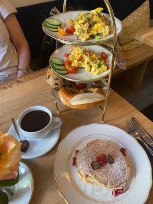 Fräulein Margot - Café In Der Goldenen Biene