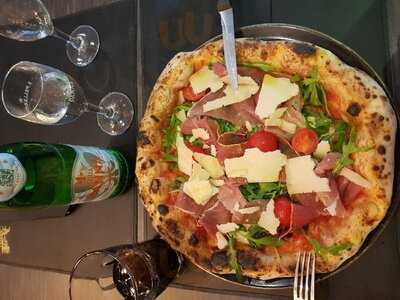Pizzeria Made In Napoli