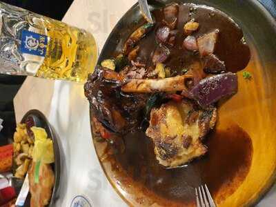 Das Wirtshaus Unter Dem Bogen