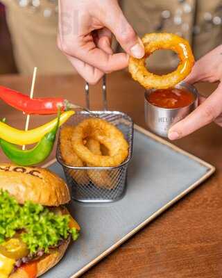 M.o.c. Bar & Restaurant