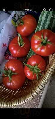 Momenti Di Vini Salumeria & Enoteca