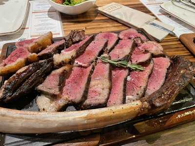 L'ava Restaurant & More