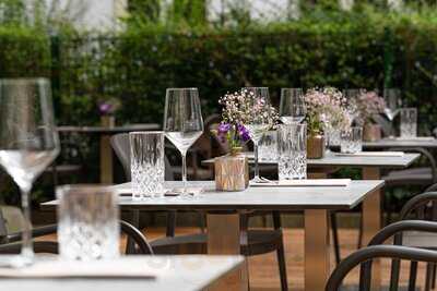 Baya Bar & Restaurant