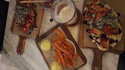 Luuc Café Deli Wein