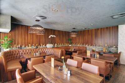 Midpoint Bar & Restaurant