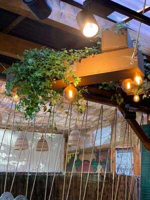 Hobs - Hut Of Burger