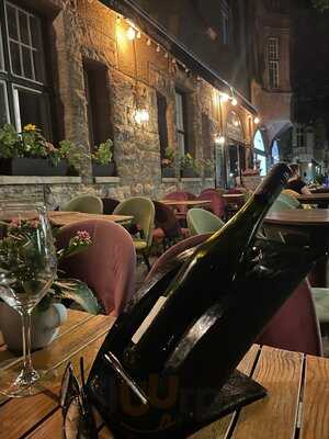 Nicki's Mommsen Caffe