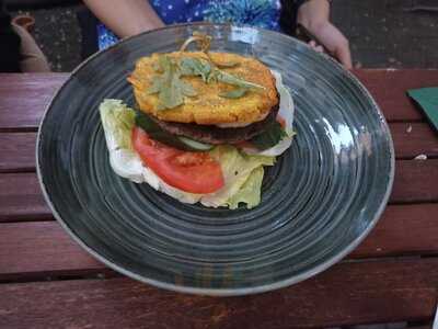 Patacon Obi - Falafel Café