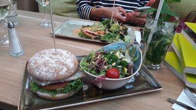 Hans Im GlÜck Burgergrill & Bar