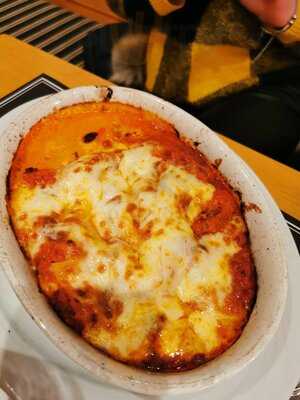 Trattoria-pizzeria Alles Gut!