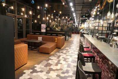 Foodfactory Cube Berlin - Food-court, Restaurant & Café Am Hbf