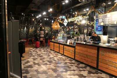 Foodfactory Cube Berlin - Food-court, Restaurant & Café Am Hbf