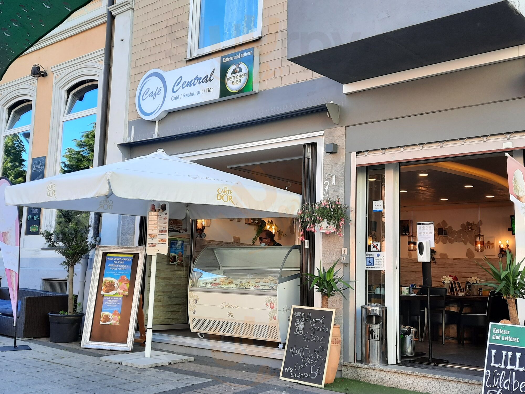 Cafe Central