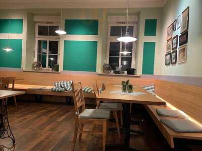 Antons - Gasthaus & Kastaniengarten