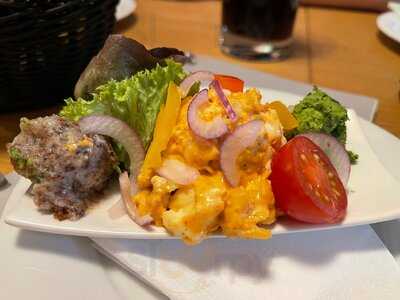 Antons - Gasthaus & Kastaniengarten