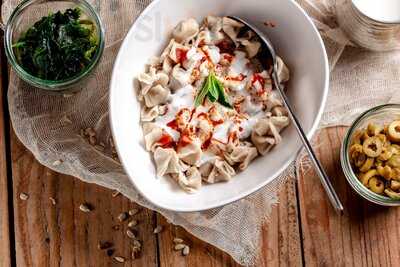 Lezizel Manti - München Maxvorstadt