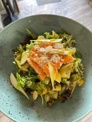 Plaza Restaurant & Bar