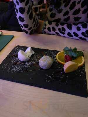 Hiroko Kitchen And Bar