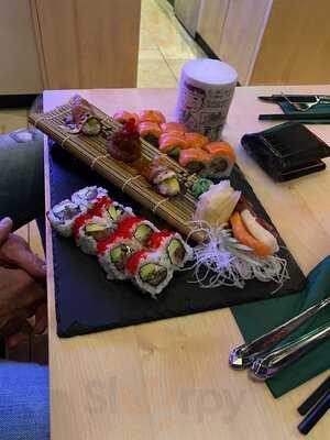 Hiroko Kitchen And Bar