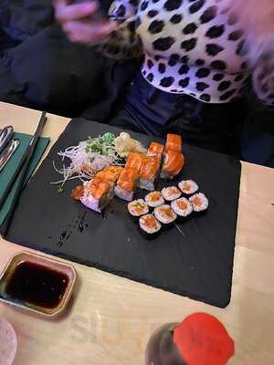 Hiroko Kitchen And Bar