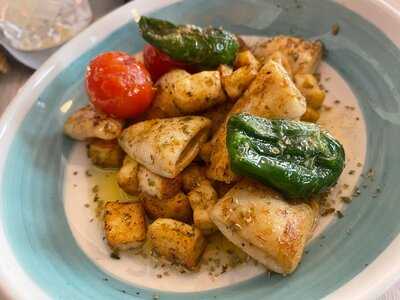 Kuzina Greek Restaurant & Bar