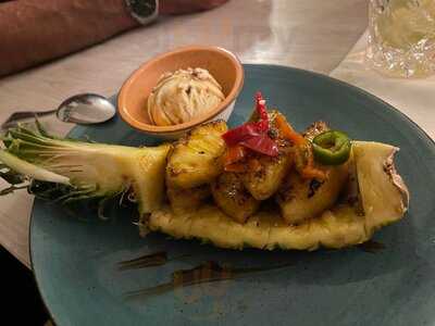 Kuzina Greek Restaurant & Bar