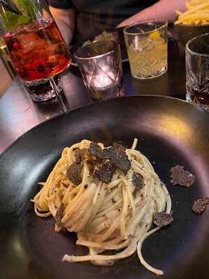 Ivy Restaurant · Bar