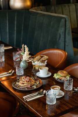 Ivy Restaurant · Bar