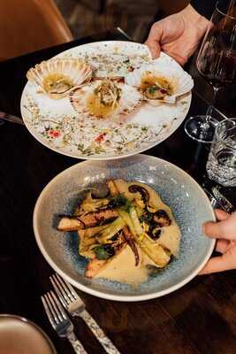 Ivy Restaurant · Bar