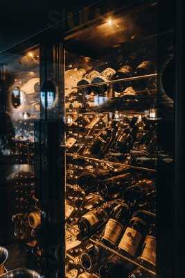 Ivy Restaurant · Bar