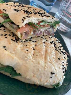 Lindenberg Café | Deli | Bar