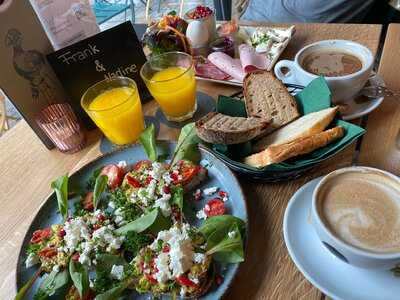 Lindenberg Café | Deli | Bar