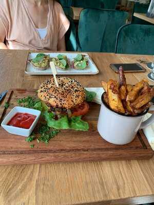 Lindenberg Café | Deli | Bar