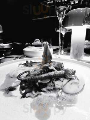 Oben Restaurant & Skybar