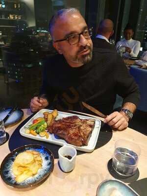 Oben Restaurant & Skybar