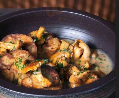 Pigeon Post Bar & Eatery