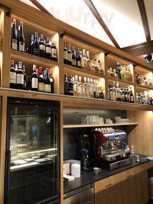 George Im Weinhaus Uhle