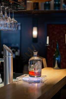 George Im Weinhaus Uhle