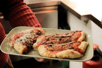 Frizzante & Brand Vinothek & Bar