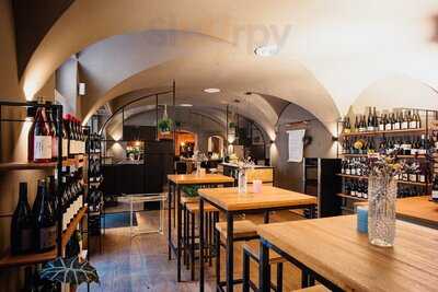 Frizzante & Brand Vinothek & Bar