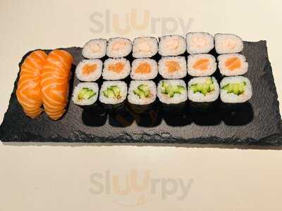 Yolla Sushi