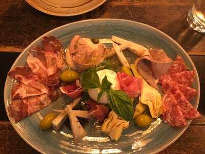 L'onore Ristorante E Pizzeria