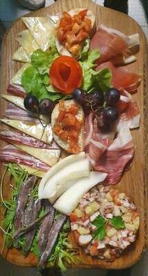 Adria Taverne Wein Bar