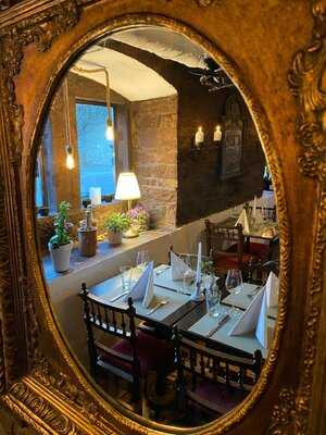 Adria Taverne Wein Bar