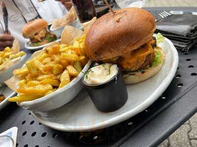 Opa Adam - Kiez & Küche