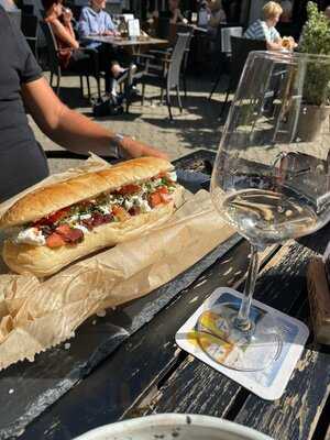 Opa Adam - Kiez & Küche